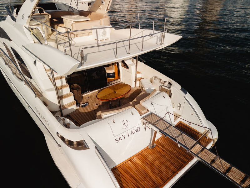 Sky Land · Azimut 62 Ft Yacht Charter in Cartagena - Cartagena Day Tours