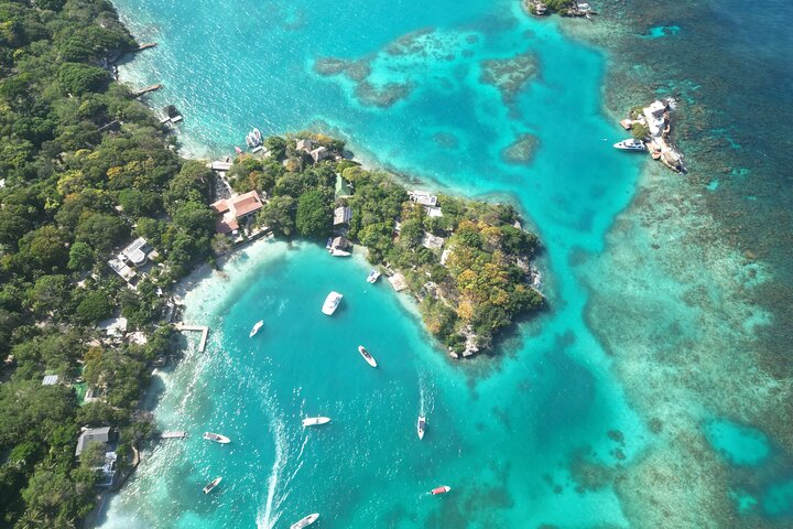 Paue Beach Lounge – Rosario Islands Day Pass