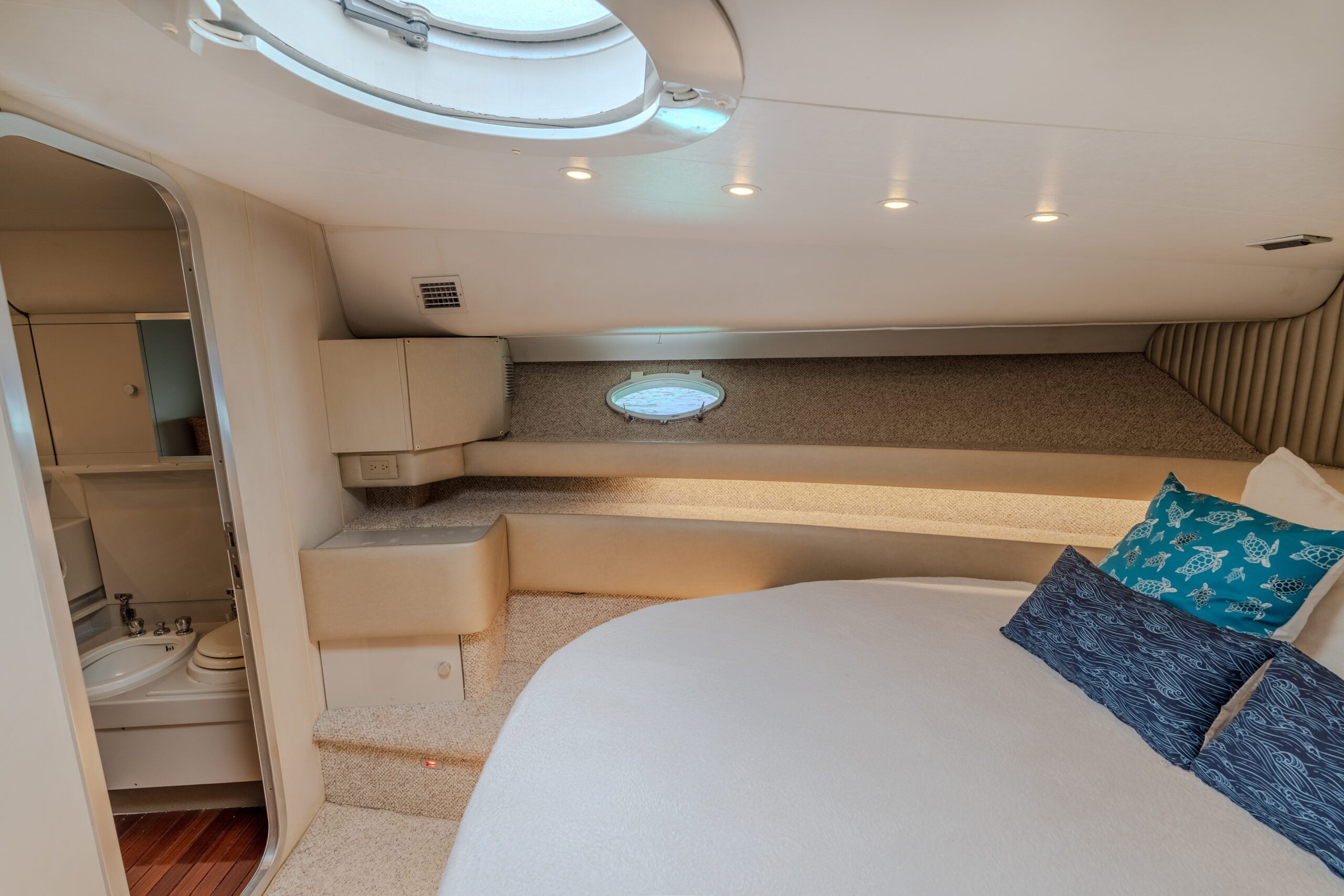 La Cuña I – Cherokee 60FT Luxury Yacht Charter Cartagena