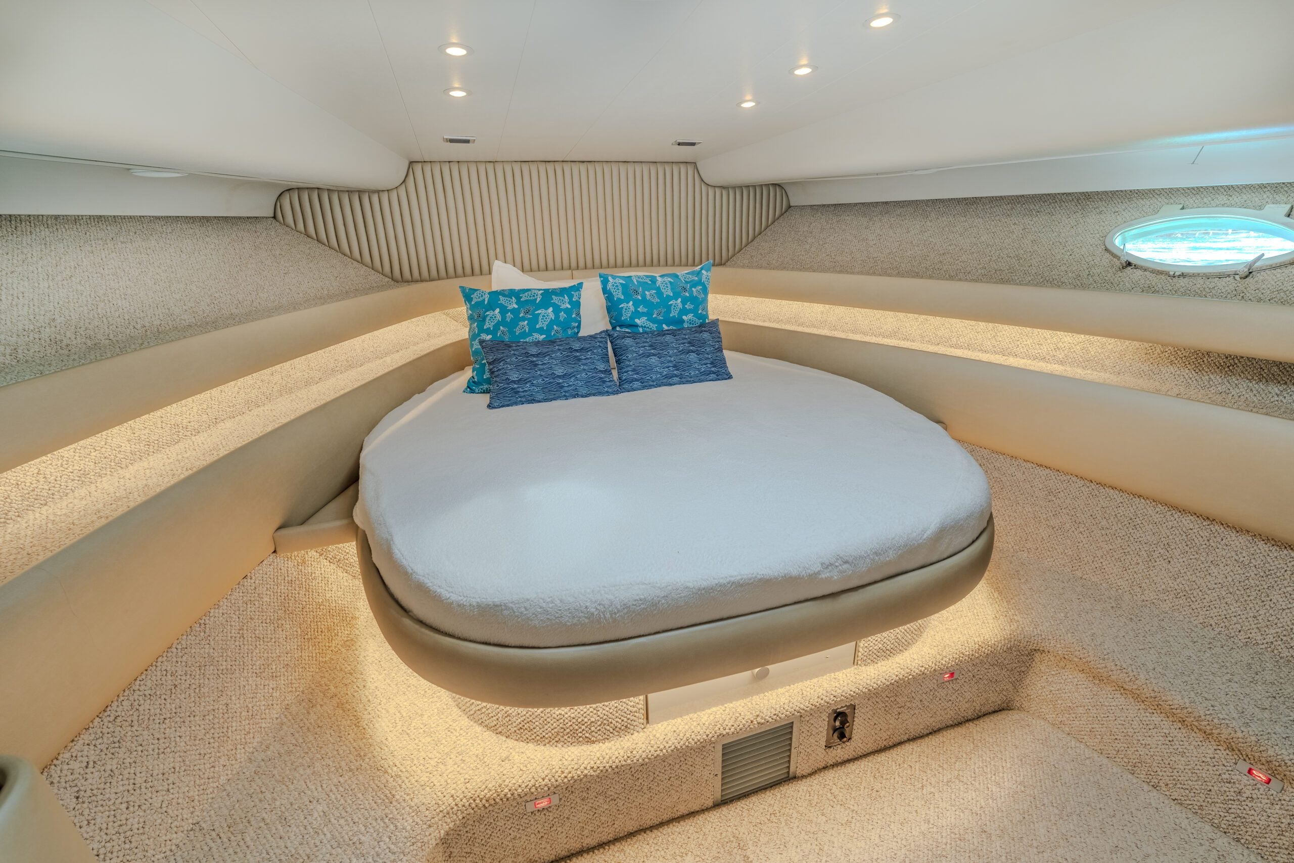La Cuña I – Cherokee 60FT Luxury Yacht Charter Cartagena