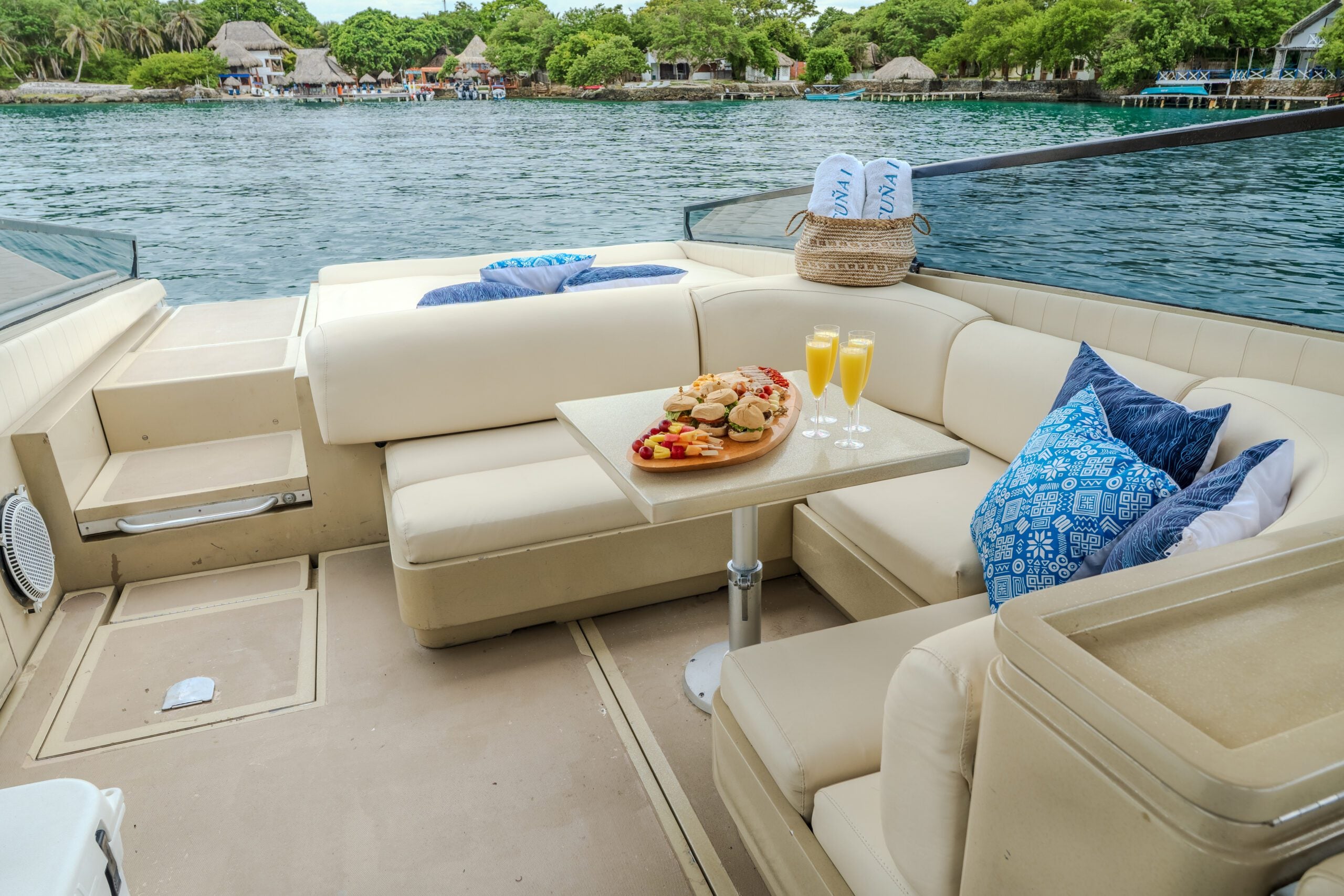La Cuña I – Cherokee 60FT Luxury Yacht Charter Cartagena