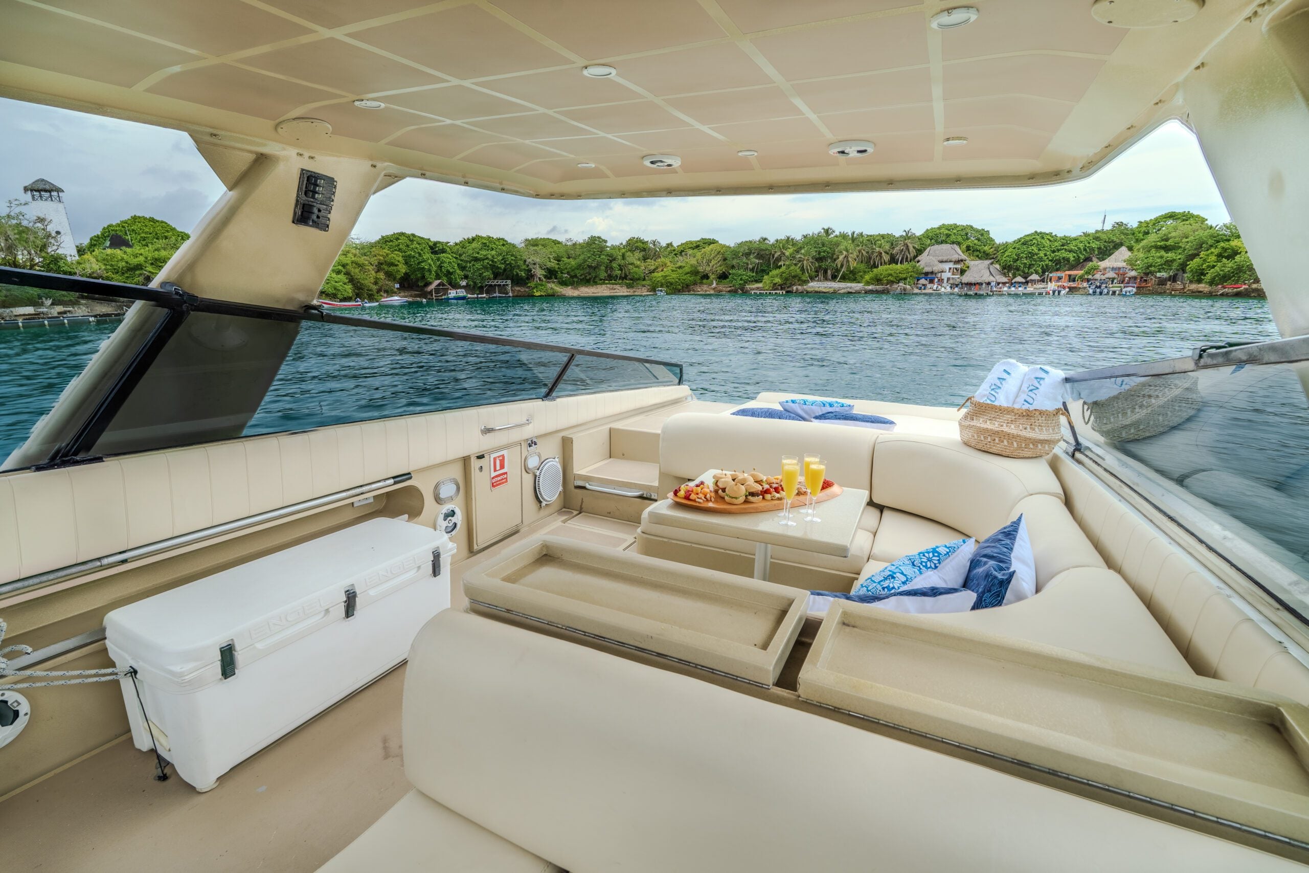 La Cuña I – Cherokee 60FT Luxury Yacht Charter Cartagena