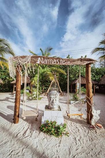 Namaste Holistic Beach Club – Wellness Day Pass, Tierra Bomba