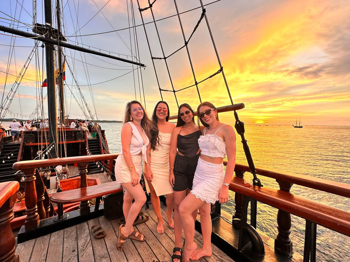 Navio Pirata Phantom | Passeio ao Pôr do Sol em Cartagena