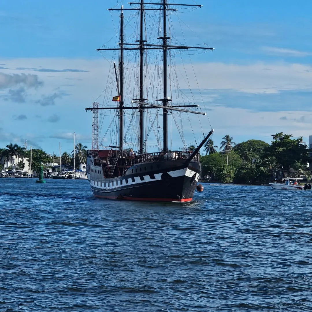 Navio Pirata Phantom | Passeio ao Pôr do Sol em Cartagena