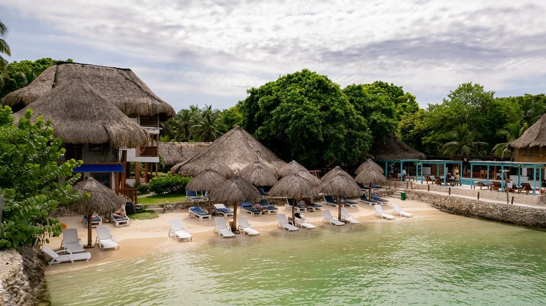 Isla del Sol – Rosario Islands Day Pass (Family-Friendly)