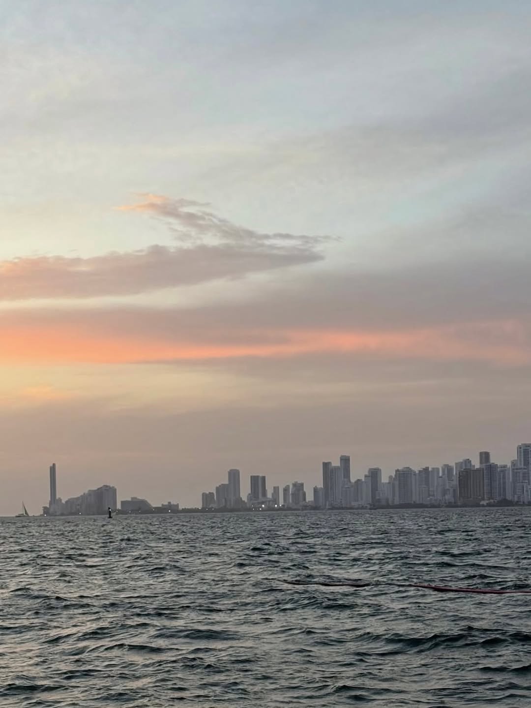 FÉNIX BEACH – TIERRA BOMBA