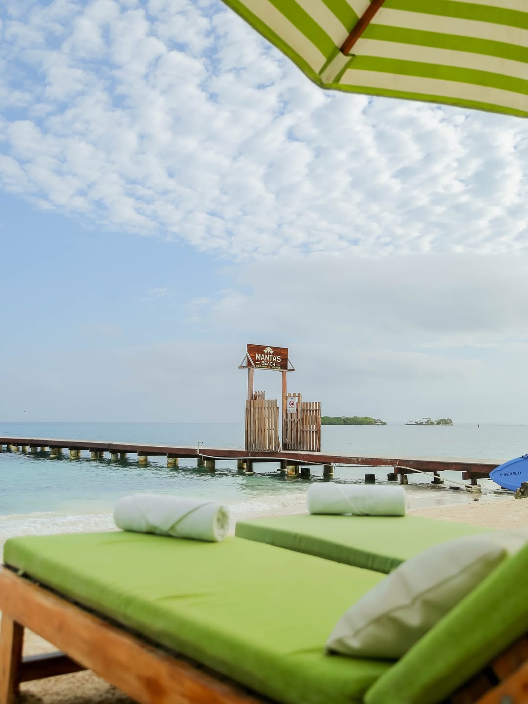 Mantas Beach – Rosario Islands Day Pass