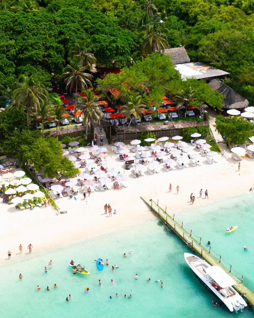 Luxury Beach Club – Isla Grande Open Bar Day Pass (Adults Only)