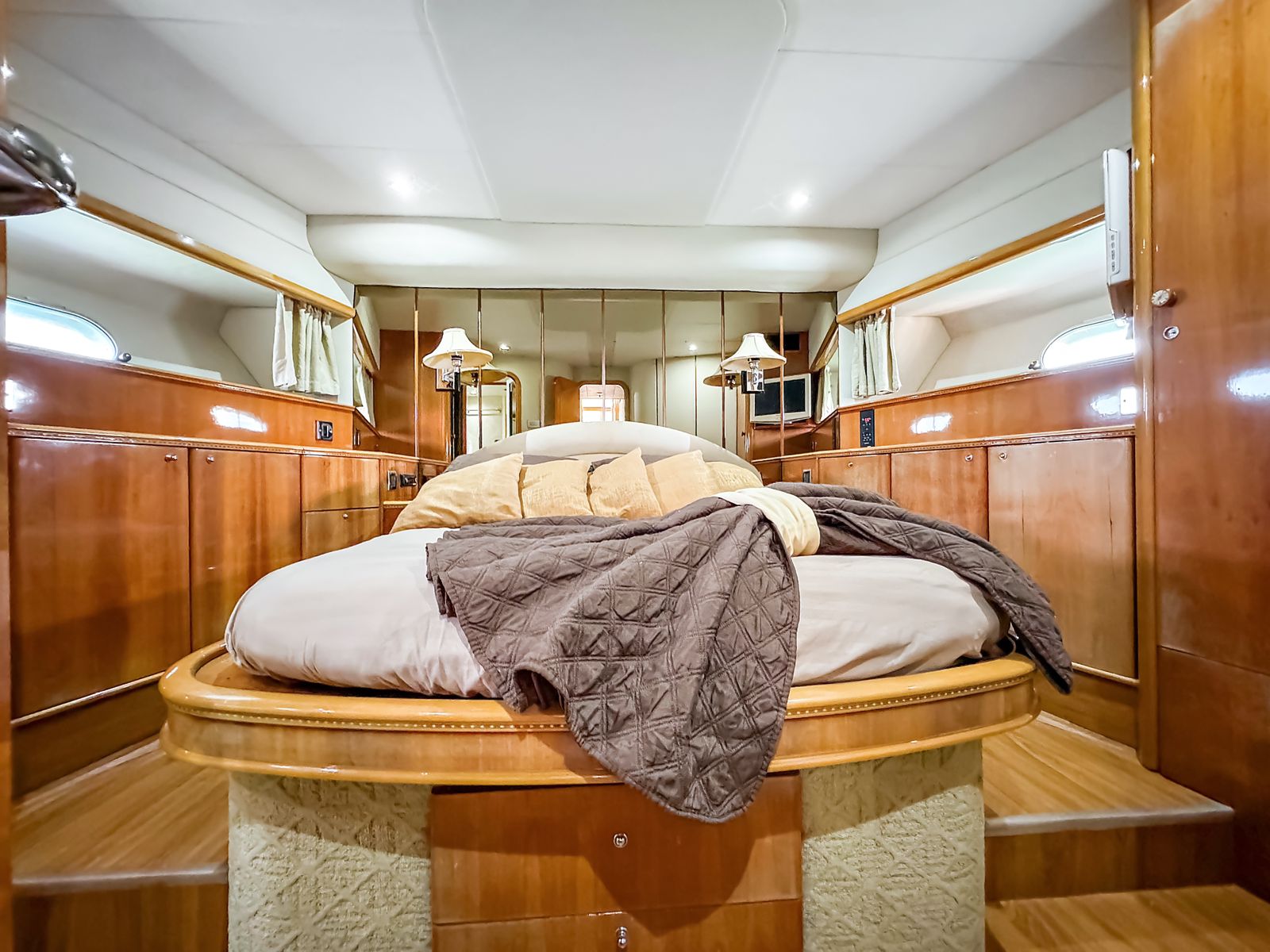 Il Perseverante 70FT Luxury Yacht Charter Cartagena