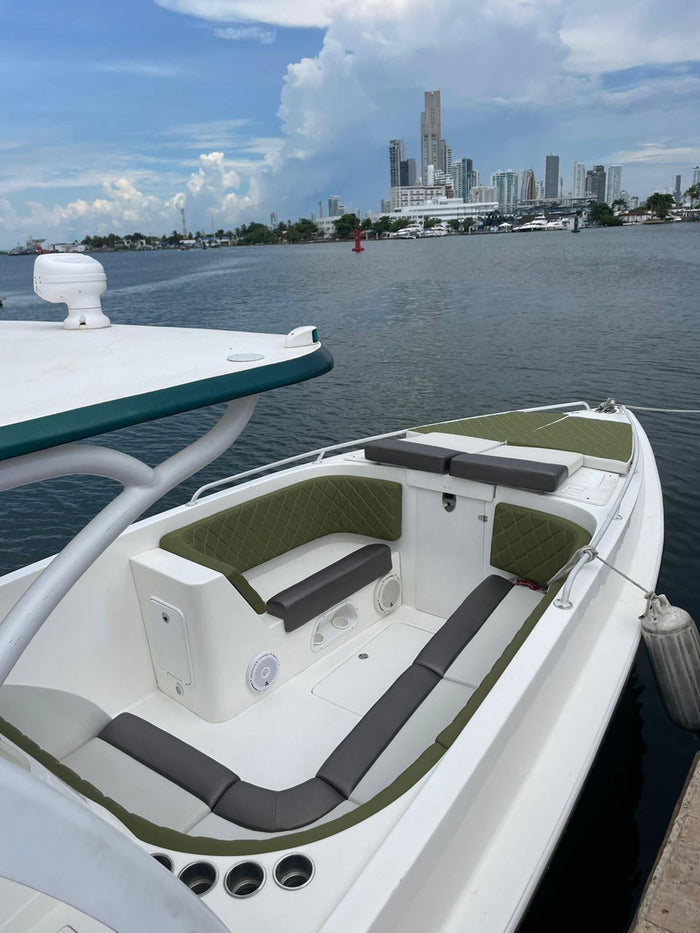 Avalon 38’ Private Powerboat Rental Cartagena - Cartagena Day Tours
