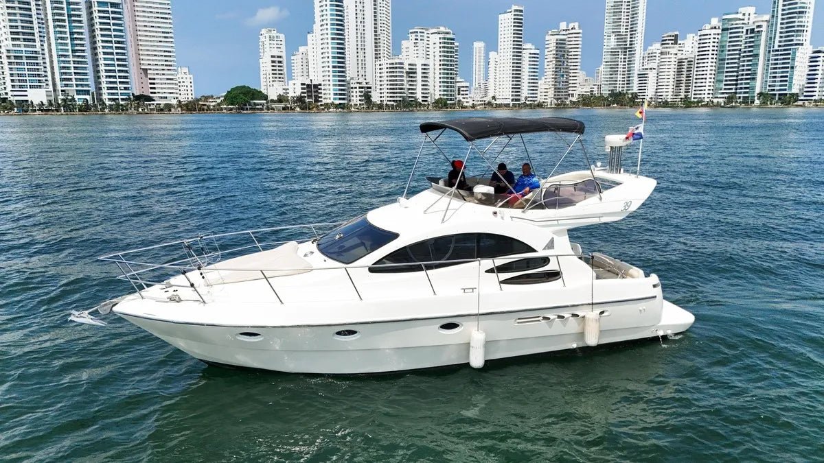 Azimut Pato Golden Beach Yacht Rental in Cartagena - Cartagena Day Tours