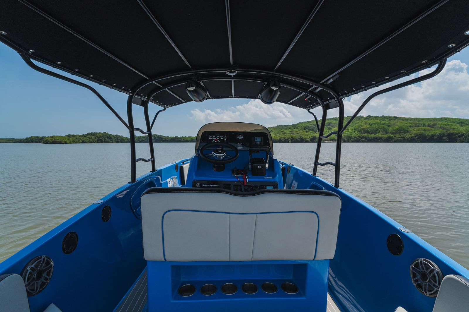 Blue Wave 29' Center Console Boat Rental | Private Rosario Islands Charter - Cartagena Day Tours