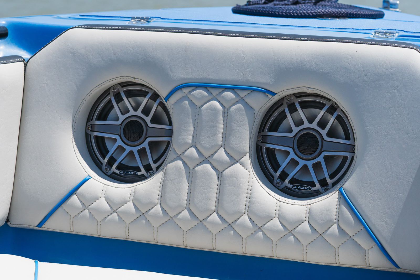 Blue Wave 29' Center Console Boat Rental | Private Rosario Islands Charter - Cartagena Day Tours