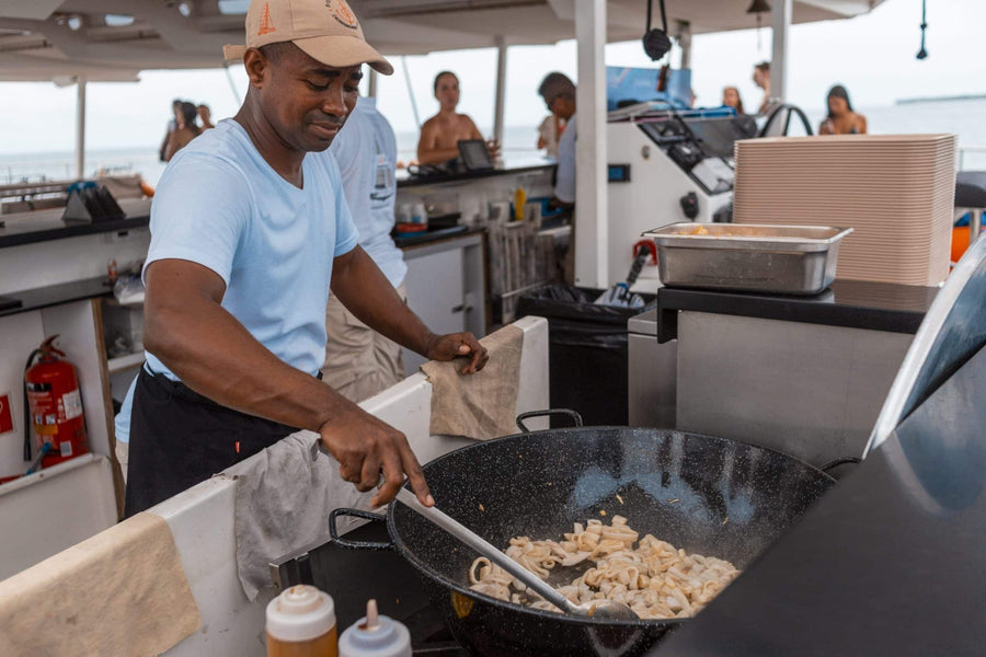 Bonavida Luxury Catamaran — Rosario Islands Day Cruise - Cartagena Day Tours