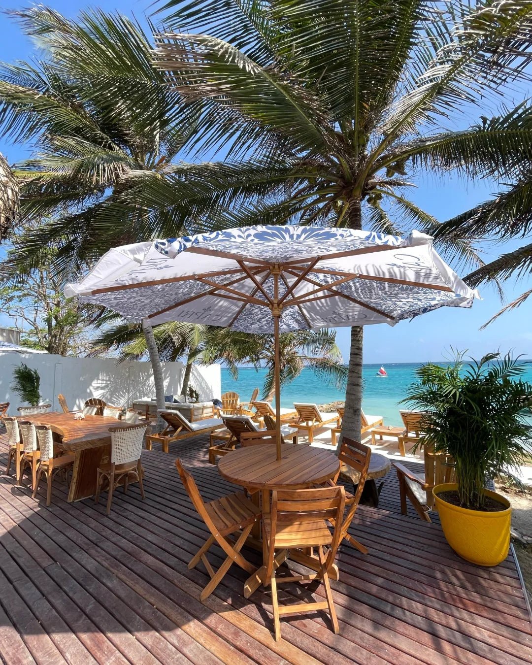 Capri Beach Club – Luxury Day Pass, Rosario Islands Cartagena - Cartagena Day Tours