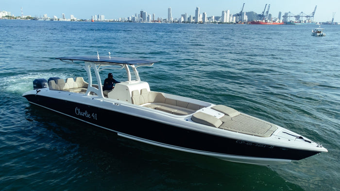 Charlie Bravo 41 Speedboat Charter in Cartagena - Cartagena Day Tours