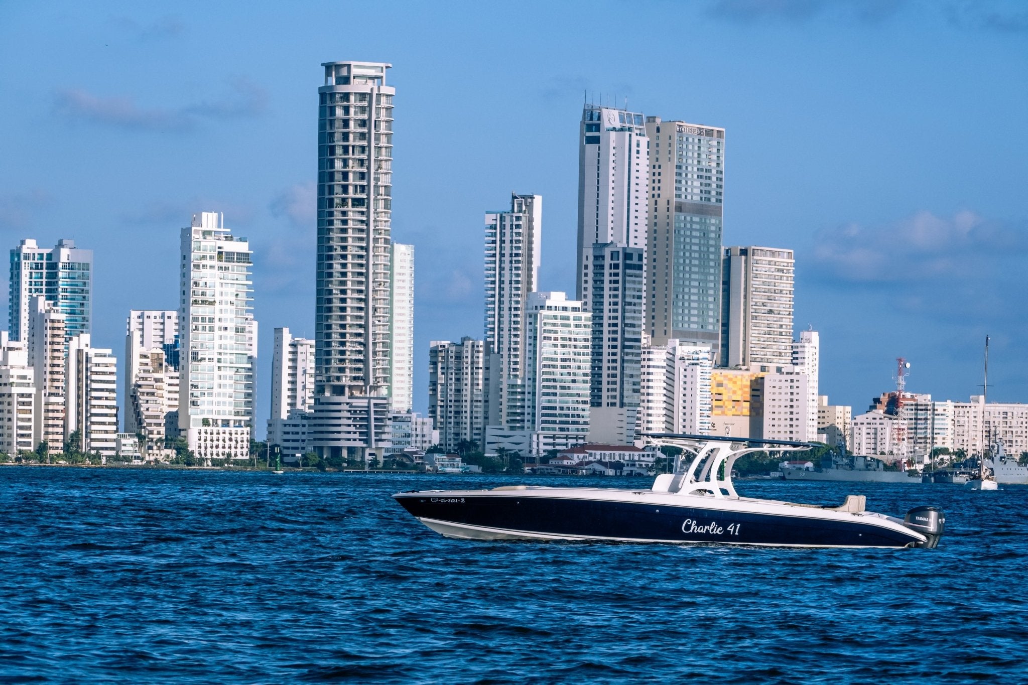 Charlie Bravo 41 Speedboat Charter in Cartagena - Cartagena Day Tours