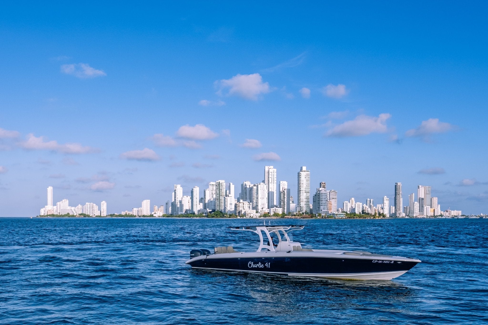 Charlie Bravo 41 Speedboat Charter in Cartagena - Cartagena Day Tours