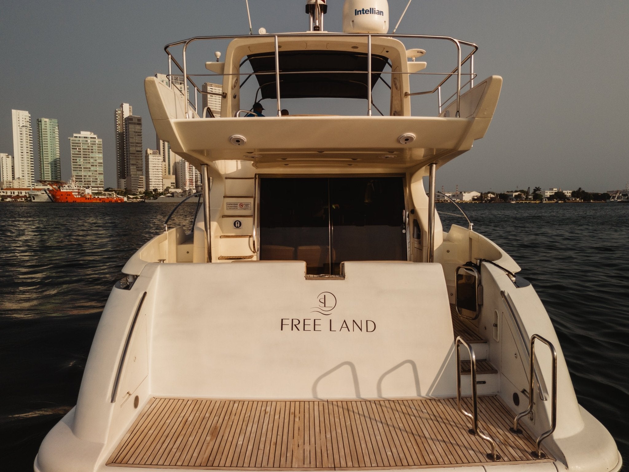 Free Land · Azimut 55 Ft Yacht Charter in Cartagena - Cartagena Day Tours