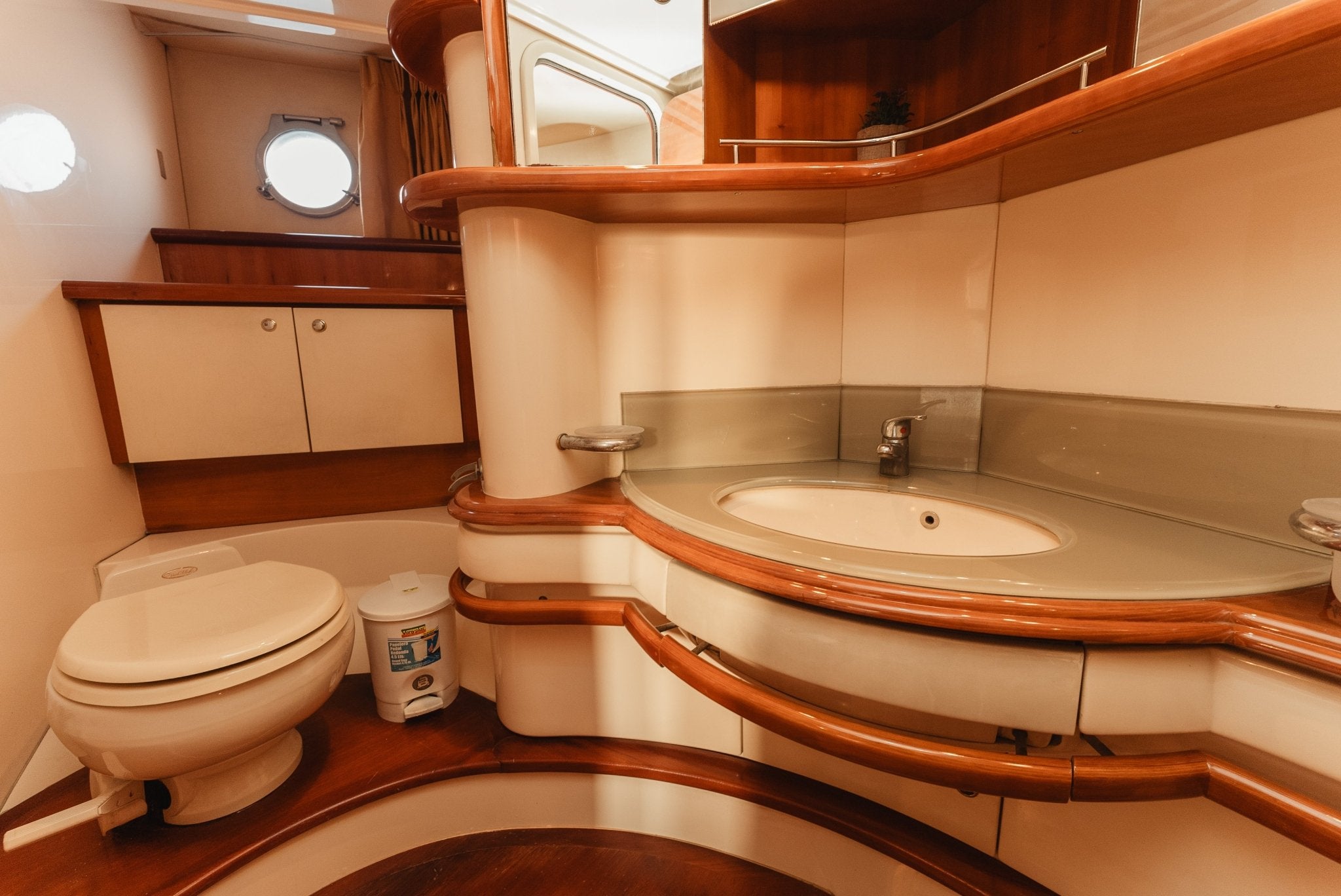 Free Land · Azimut 55 Ft Yacht Charter in Cartagena - Cartagena Day Tours