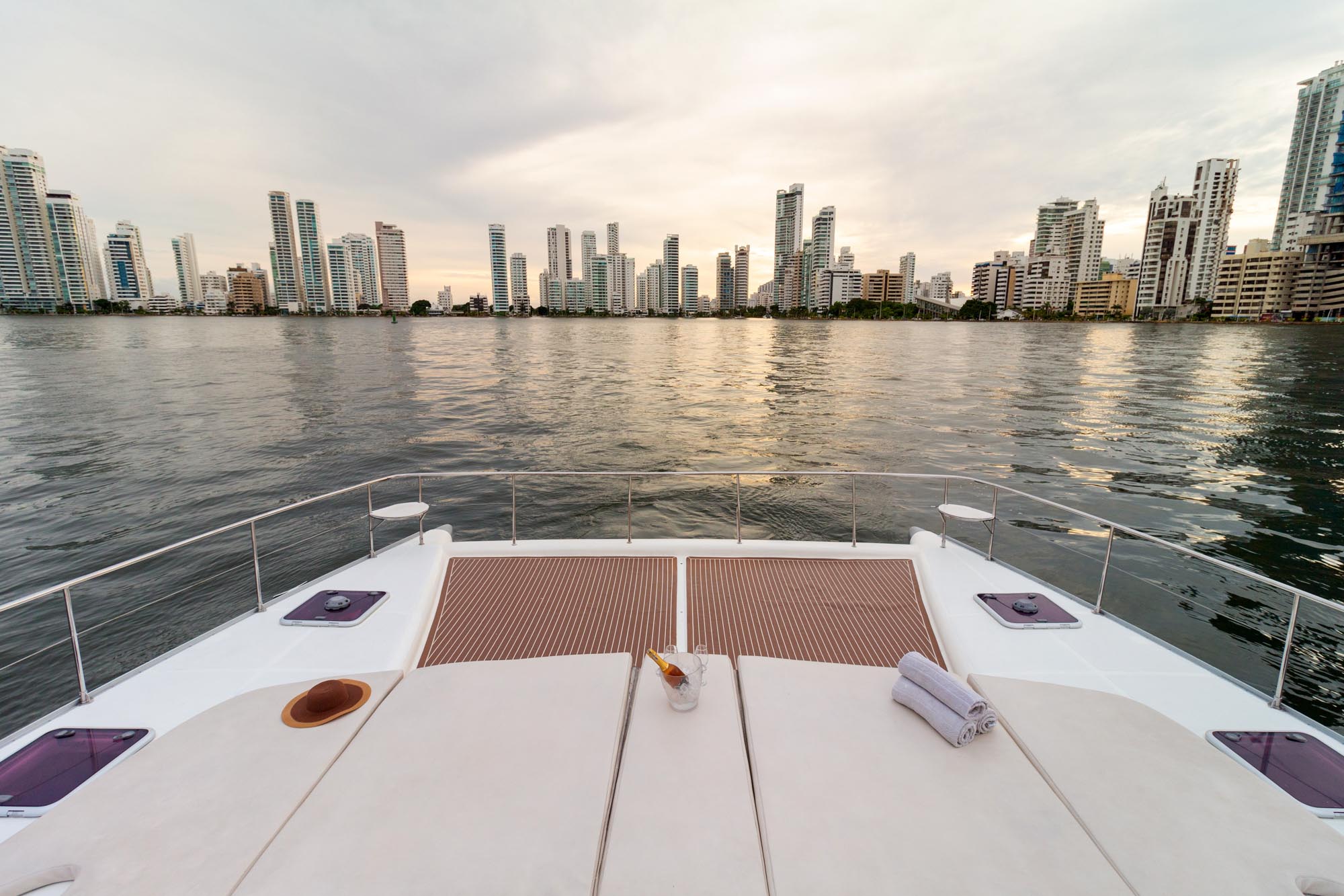 Hope Luxury Leopard 47 Yacht Charter in Cartagena - Cartagena Day Tours