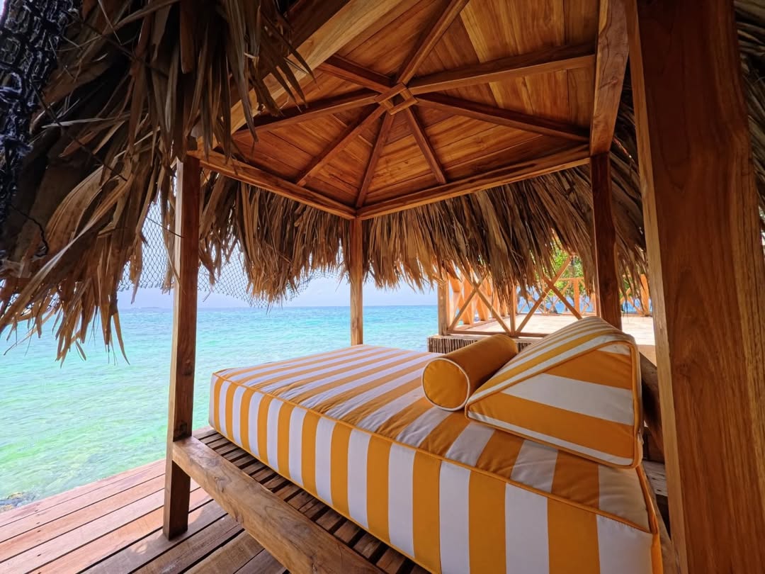 Isla Amores - Private Islands - Cartagena Day Tours