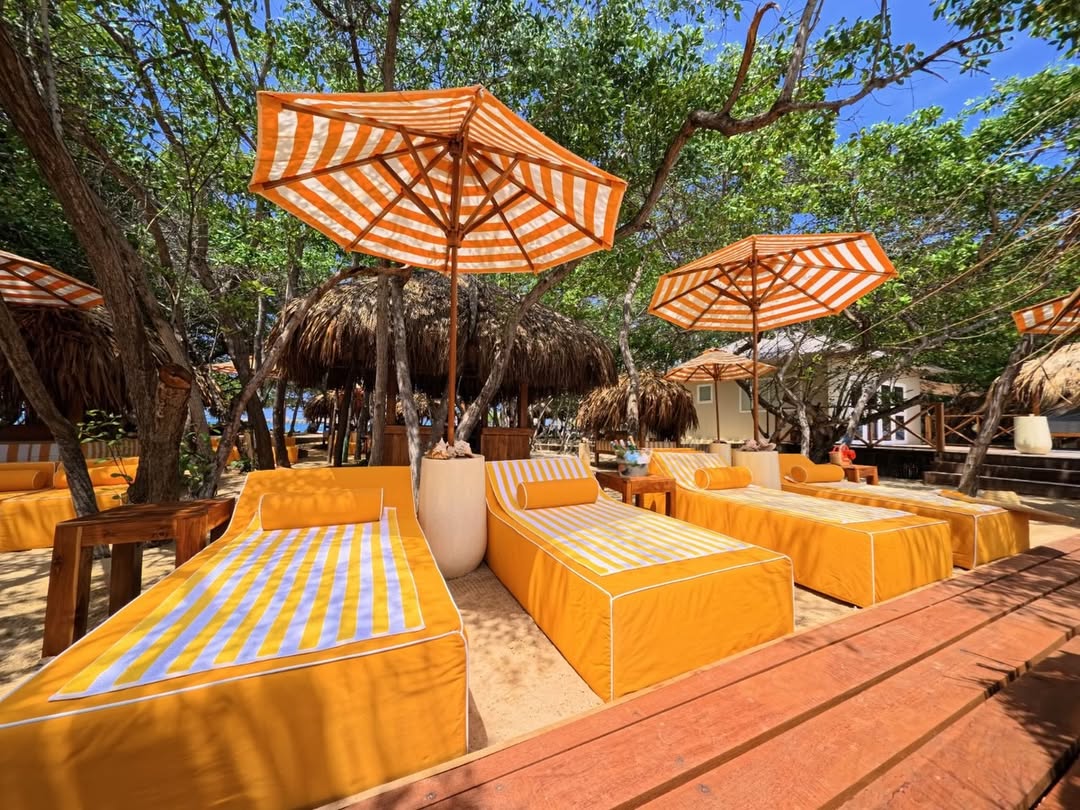Isla Amores - Private Islands - Cartagena Day Tours