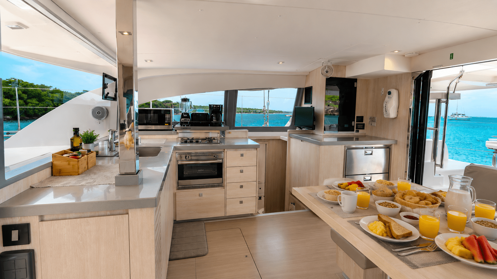 Libecciu Luxury Leopard 40 Catamaran Charter in Cartagena - Cartagena Day Tours
