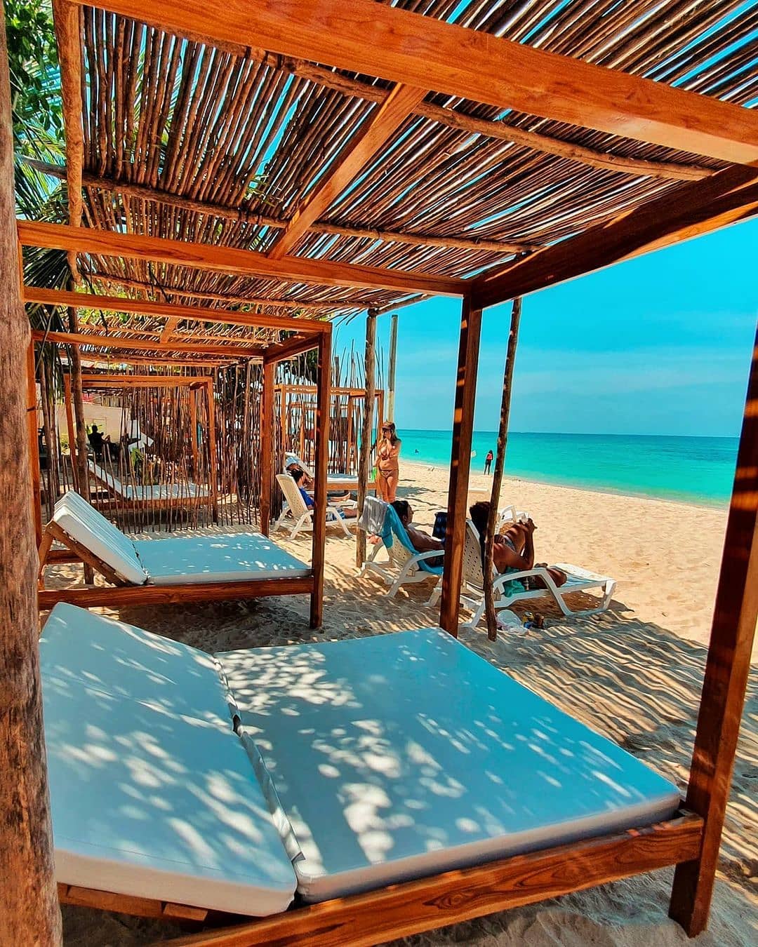 Mambo Beach Club Barú · Playa Blanca Day Pass - Cartagena Day Tours