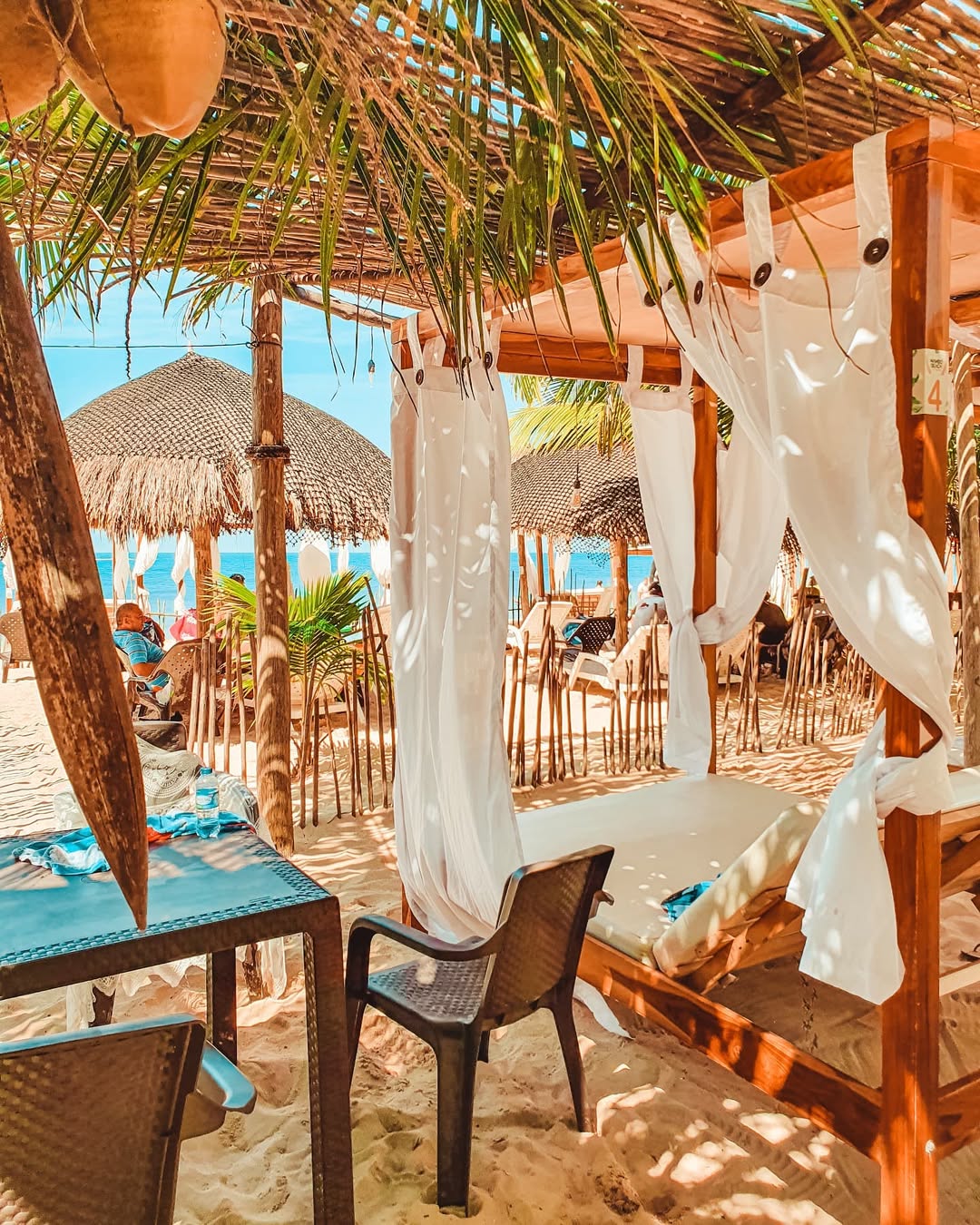 Mambo Beach Club Barú · Playa Blanca Day Pass - Cartagena Day Tours