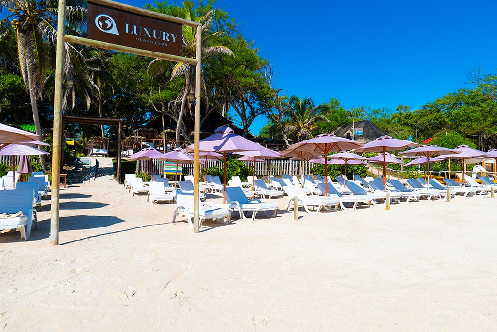 Luxury Beach Club – Isla Grande Open Bar Day Pass (Adults Only)