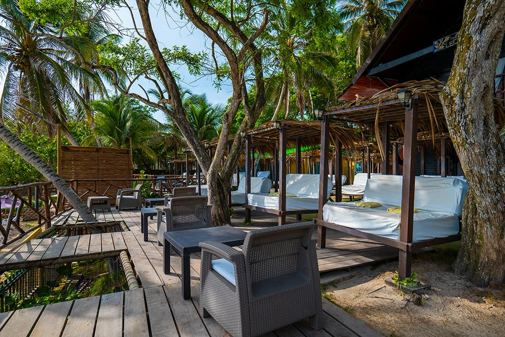 Luxury Beach Club – Isla Grande Open Bar Day Pass (Adults Only)