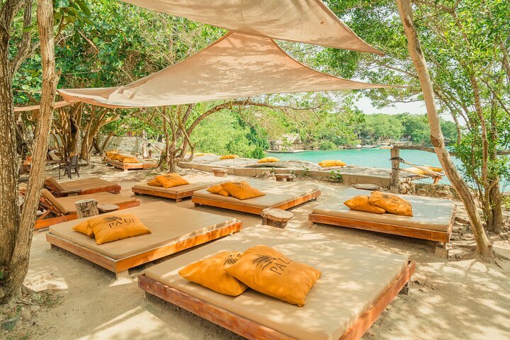 Paue Beach Lounge – Boutique Day Pass, Rosario Islands Cartagena - Cartagena Day Tours