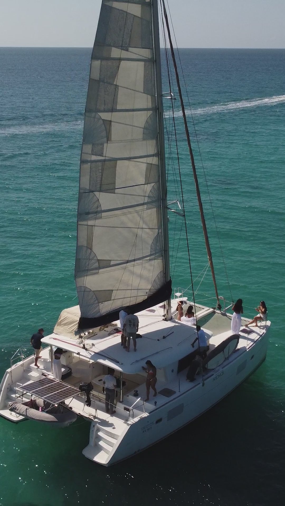 Xem 3 Luxury Lagoon 400 Catamaran Charter in Cartagena