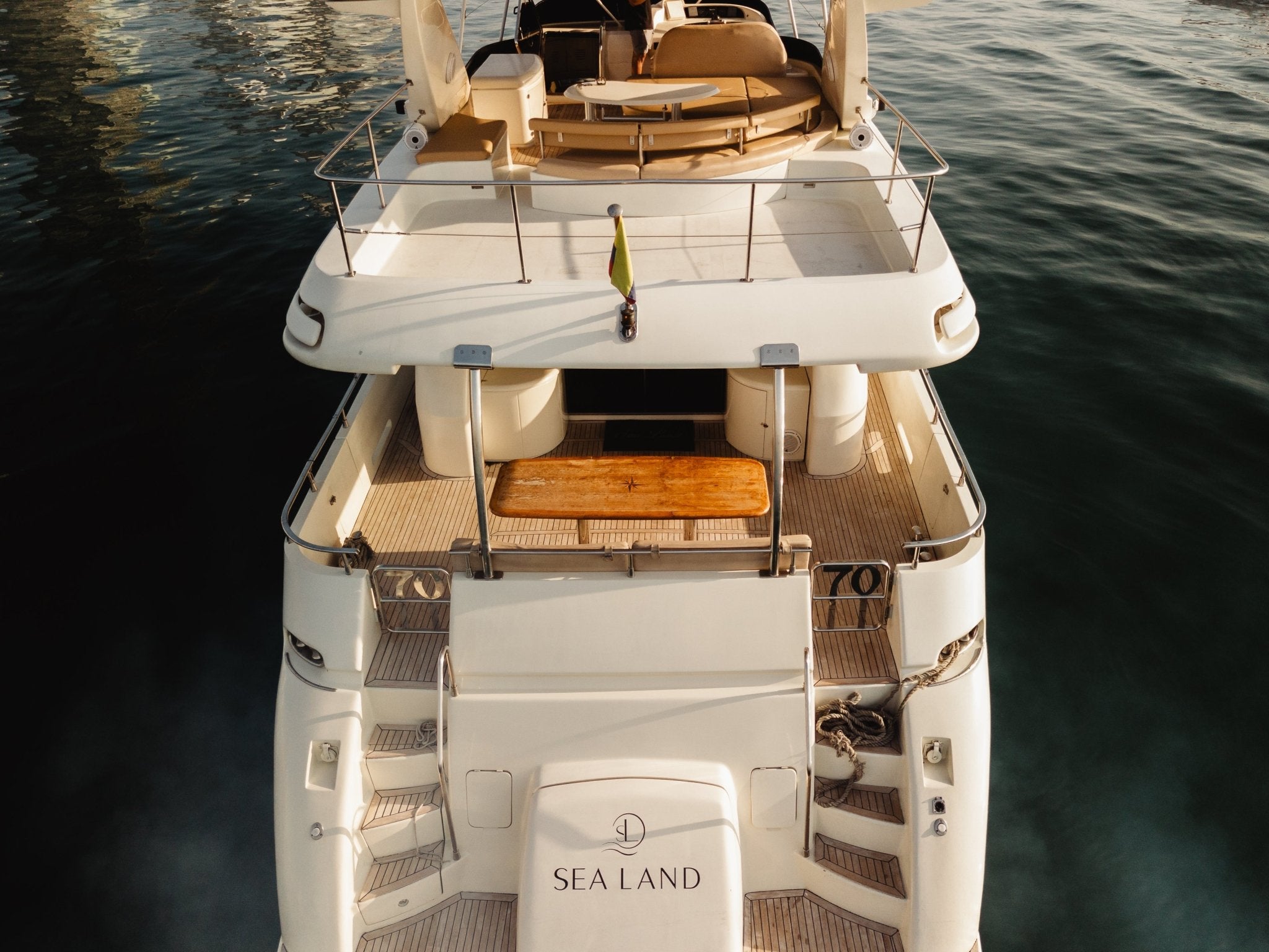 Sea Land · Azimut 70 Ft Yacht Charter in Cartagena - Cartagena Day Tours