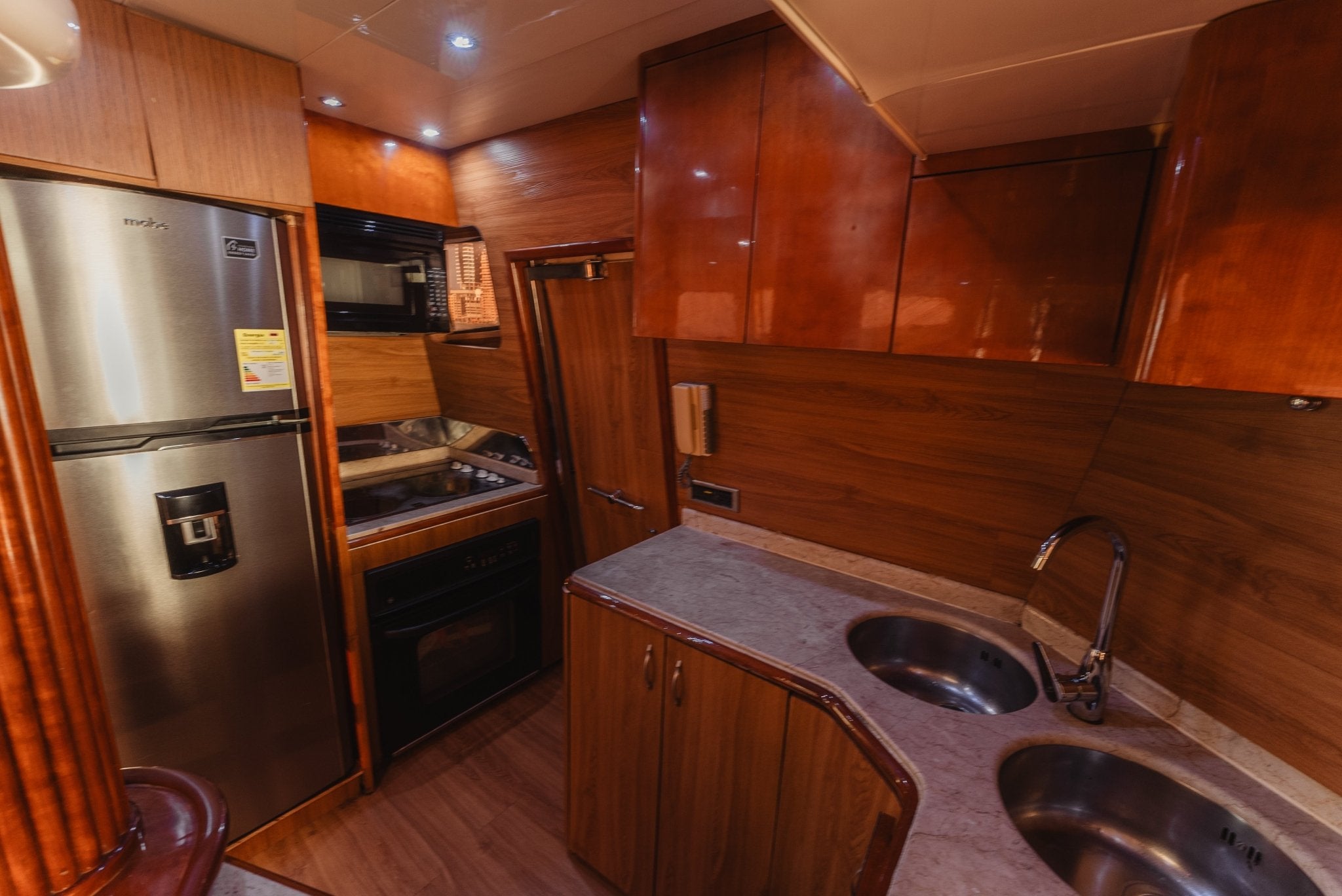 Sea Land · Azimut 70 Ft Yacht Charter in Cartagena - Cartagena Day Tours