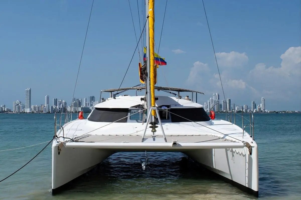 Sirenas Luxury Sailing Catamaran 40’ | Private Charter Cartagena Rosario Islands - Cartagena Day Tours