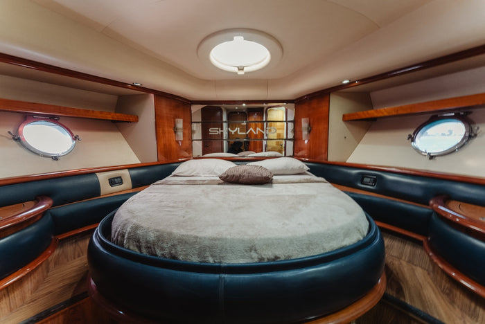 Sky Land · Azimut 62 Ft Yacht Charter in Cartagena - Cartagena Day Tours