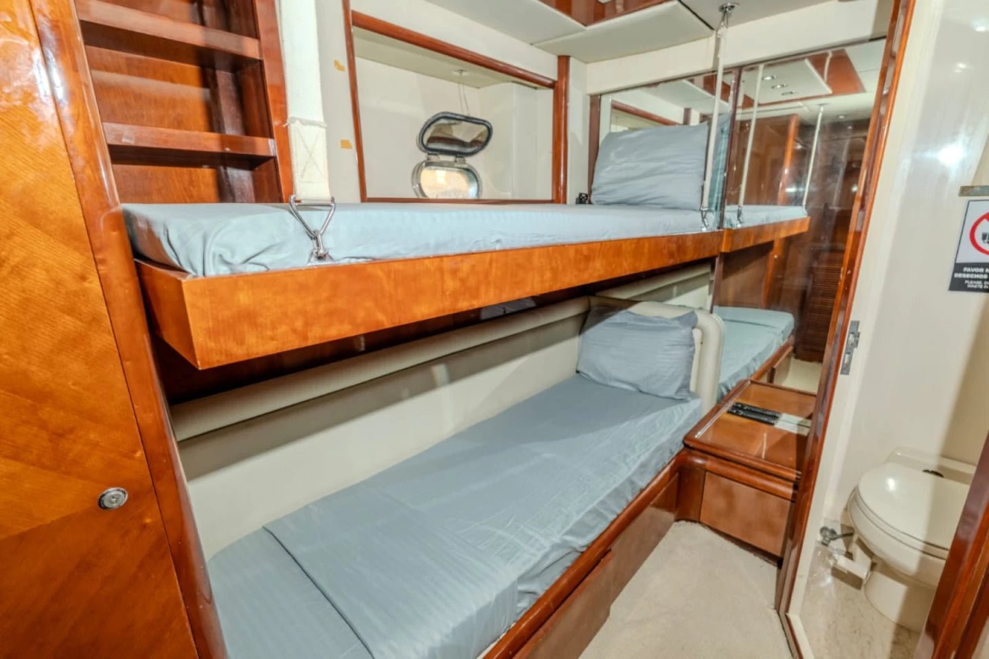 Star Land · Azimut 70 Ft Yacht Charter in Cartagena - Cartagena Day Tours